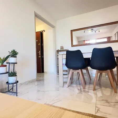 アパート Charming And Spacious Two-room With Terrace ニース