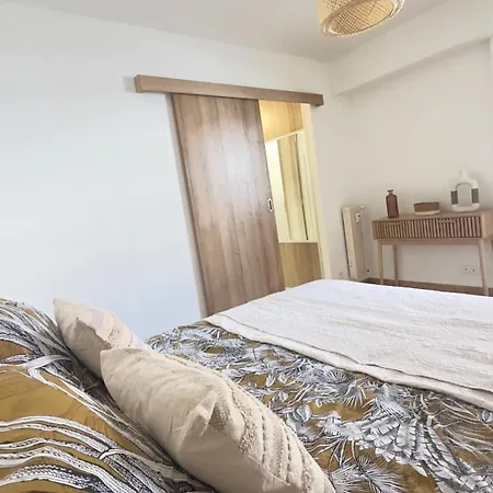 アパート Charming And Spacious Two-room With Terrace ニース