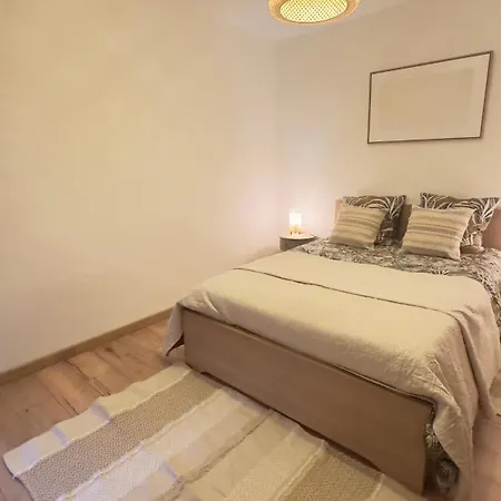 Apartmán Charming And Spacious Two-room With Terrace Nice