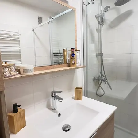 Lejlighed Charming And Spacious Two-room With Terrace And Ac *