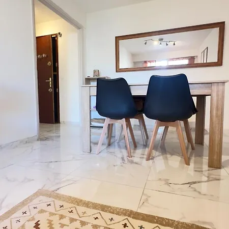 Lejlighed Charming And Spacious Two-room With Terrace And Ac