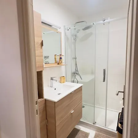 Grand 2 Pièces Avec Grande Terrasse à 15mn Centre-ville, Gare Et Promenade Des Appartamento *