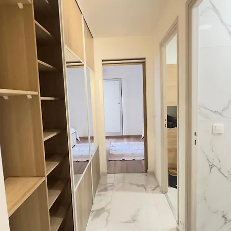 Charming And Spacious Two-room With Terrace And Ac 尼斯